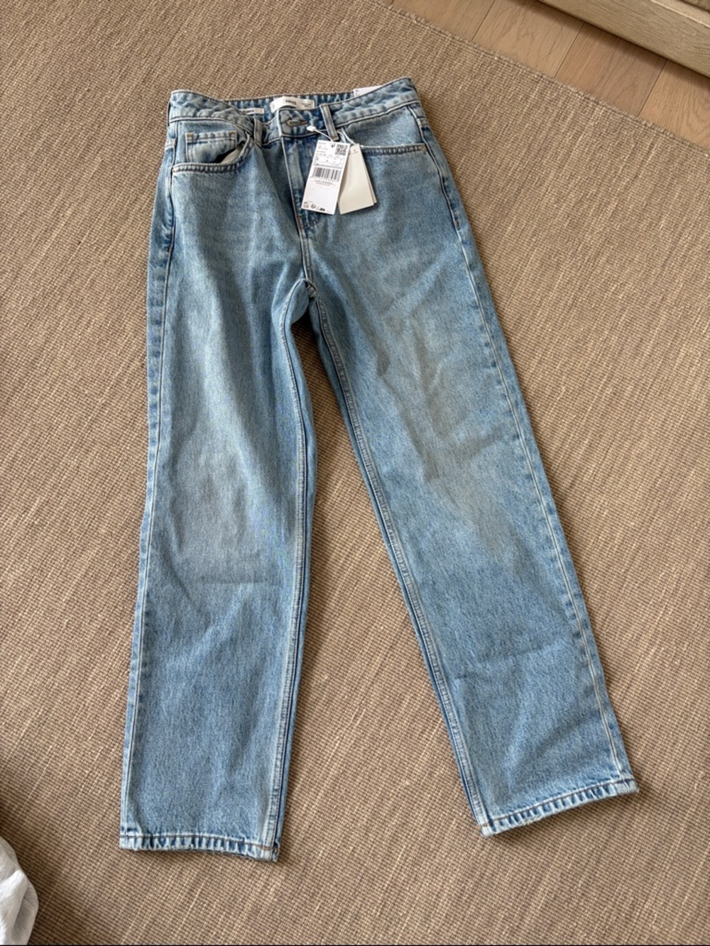 Mango NWT Classic Light Blue Women’s Straight-Leg Jeans